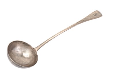 Lot 85 - A George V sterling silver soup ladle, London...