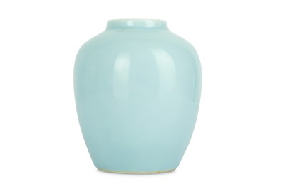 Lot 118 - A CHINESE CLAIR-DE-LUNE GLAZED JAR.