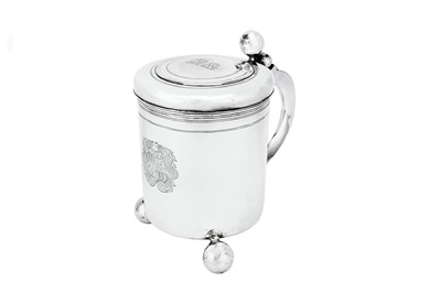 Lot 563 - Jewish interest - An early 18th century German silver tankard, Hamburg circa 1720, by Johann Wilhelm Heumann (active 1700-32)
