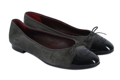 Lot 195 - Chanel Two-Tone Suede Ballerina Flats - size 41.5