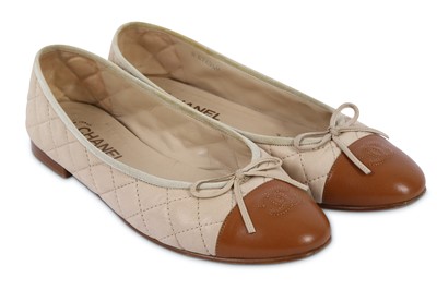Lot 229 - Chanel Two-Tone Ballerina Flats - size 41