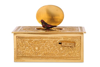 Lot 216 - A 20TH CENTURY GILT METAL SINGING BIRD BOX...