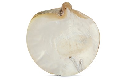 Lot 101 - λ A CARVED MOTHER-OF-PEARL SHELL PLAQUE WITH THE LAST SUPPER