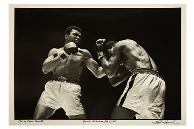 Lot 76 - Walter Looss b.1943
