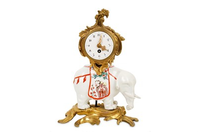 Lot 81 - AN EARLY 20TH CENTURY FRENCH ORMOLU MOUNTED...