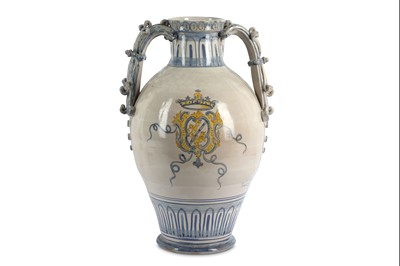 Lot 180 - An Italian Cerreto maiolica blue and white...