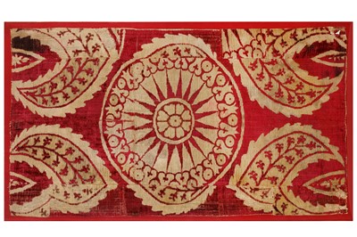 Lot 151 - A 16TH CENTURY OTTOMAN VELVET AND SILK...