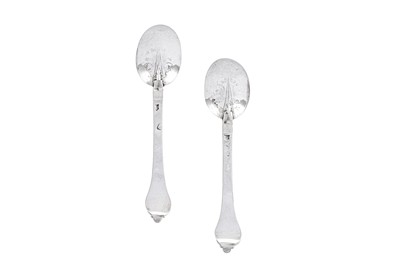 Lot 334 - A pair of Charles II sterling silver lace back trefid spoon, London circa 1670 by Jeremy Johnson