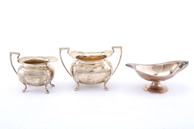 Lot 72 - A George V sterling silver milk jug and sugar...