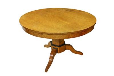 Lot 274 - A satin birch Biedermeier style circular...