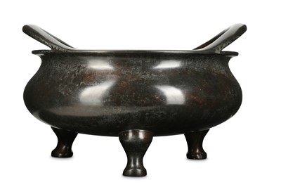 Lot 390 - A LARGE CHINESE BRONZE INCENSE BURNER.