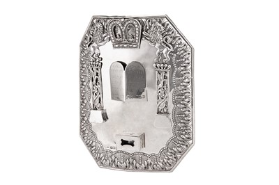 Lot 561 - Judaica – A George V sterling silver Torah breast plate (Hoshen Misphat), London 1935 by Moshe Rubin