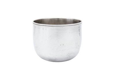 Lot 514 - A George III sterling silver tumbler cup, London 1773 by Thomas Wallis I (reg. 8th March 1758)