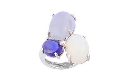 Lot 43 - A gem-set dress ring