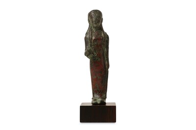 Lot 6 - A 6TH CENTURY B.C. ETRUSCAN BRONZE KORE FIGURE...
