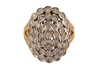 Lot 23 - A diamond dress ring