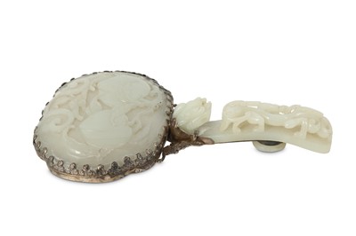 Lot 211 - A CHINESE SILVER-MOUNTED WHITE JADE PLAQUE AND A BELT HOOK.