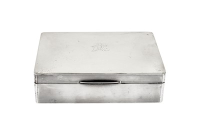 Lot 10 - A George V sterling silver cigarette box, Birmingham 1914 by William Neale & Son