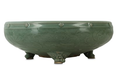 Lot 181 - A CHINESE LONGQUAN CELADON INCENSE BURNER.