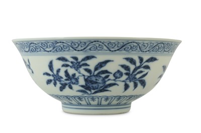 Lot 587 - A CHINESE BLUE AND WHITE 'DRAGON' BOWL.
