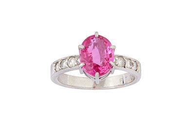 Lot 15 - A pink sapphire and diamond ring