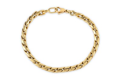 Lot 139 - A fancy-link bracelet