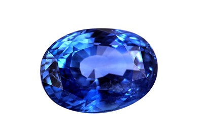 Lot 21 - A sapphire ring