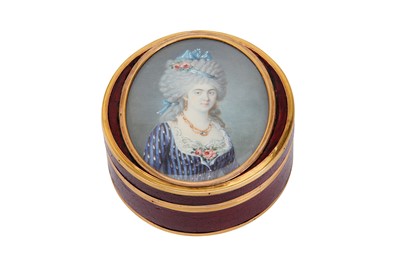 Lot 30 - An unusual late 18th century French or Swiss gold mounted lacquer snuff box, circa 1793