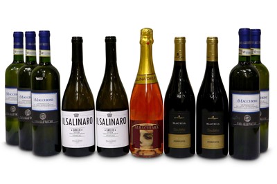 Lot 576 - Assorted Italian Whites