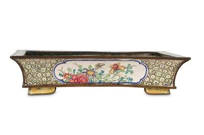 Lot 96 - A CHINESE FAMILLE ROSE CANTON ENAMEL JARDINIÈRE.