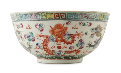 Lot 584 - A CHINESE FAMILLE ROSE 'DRAGON' BOWL.