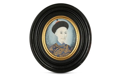 Lot 25 - A CHINESE MINIATURE PORTRAIT OF A MANDARIN DIGNITARY.