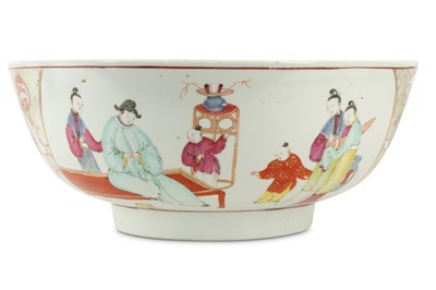 Lot 120 - A CHINESE FAMILLE ROSE PUNCH BOWL.