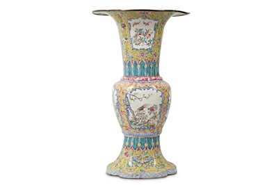 Lot 90 - A LARGE CHINESE FAMILLE ROSE CANTON ENAMEL VASE, GU.