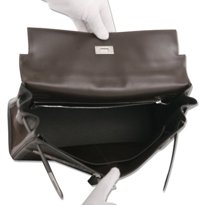 Lot 104 - Hermes Brown Box Kelly Lakis 35
