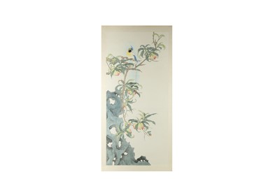 Lot 436 - A CHINESE PAINTING OF BIRDS AND PEACHES.