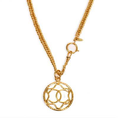 Lot 294 - Chanel CC Logo Star Pendant Necklace