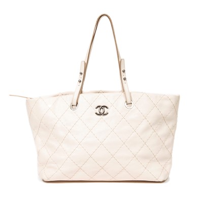 Lot 113 - Chanel Ivory Leather On The Road Tote