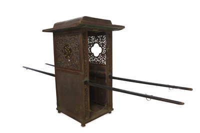 Lot 466 - A CHINESE HARDWOOD SEDAN CHAIR.
