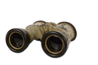 Lot 150 - A PAIR OF WORLD WAR II ZEISS FIXED FOCUS BINOCULARS