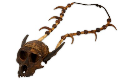 Lot 4 - TRIBAL INTEREST: A BONE NECKLACE WITH MONKEY SKULL