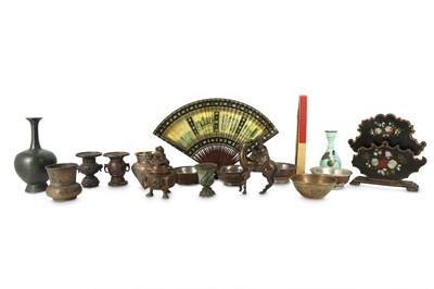 Lot 301 - A SMALL COLLECTION OF CHINESE METAL ITEMS.