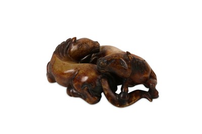 Lot 515 - A CHINESE HARDSTONE 'HORSE' GROUP