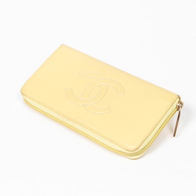 Lot 328 - Chanel Blond Caviar Coco Wallet