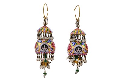 Lot 91 - * A PAIR OF QAJAR POLYCHROME-ENAMELLED GILT-COPPER EARRINGS