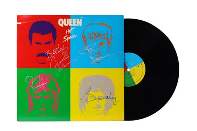 Lot 235 - Queen