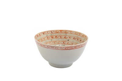 Lot 300 - A RED-ENAMELLED WHITE PORCELAIN BOWL