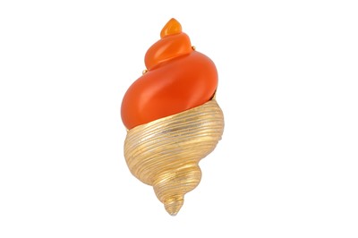 Lot 65 - Christian Dior Statement Shell Pendant Brooch