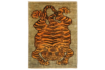 Lot 3 - A FINE TIGER DESIGN RUG