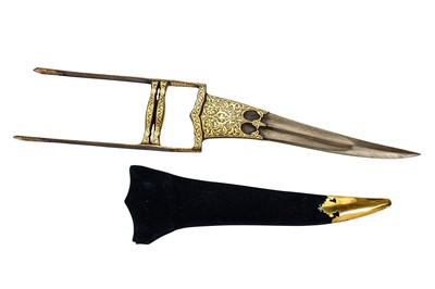 Lot 335 - A GOLD-DAMASCENED STEEL PUSH DAGGER (KATAR)